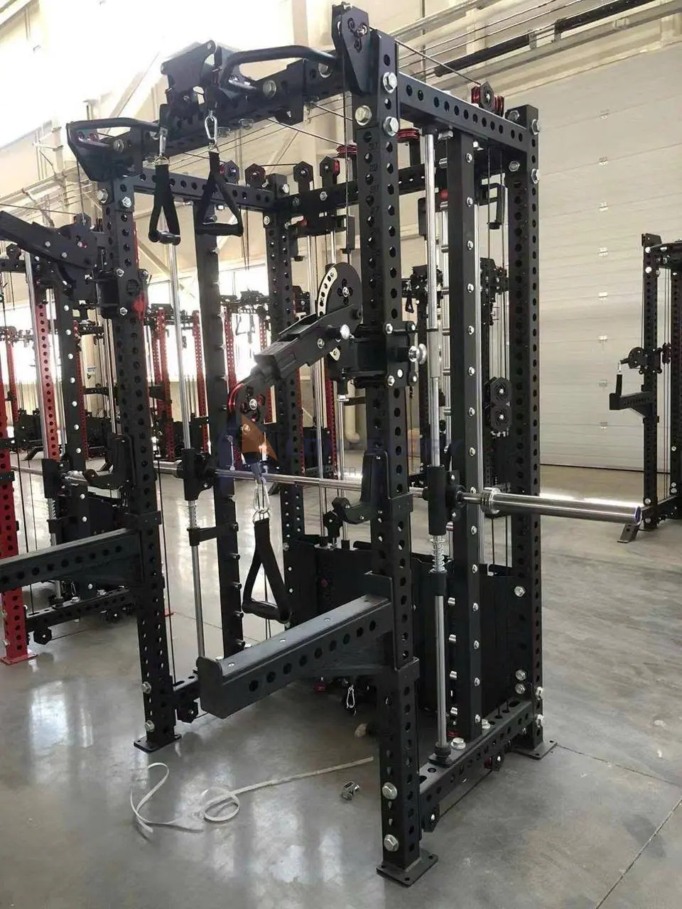Monitoiminen valmentaja Smith Machine