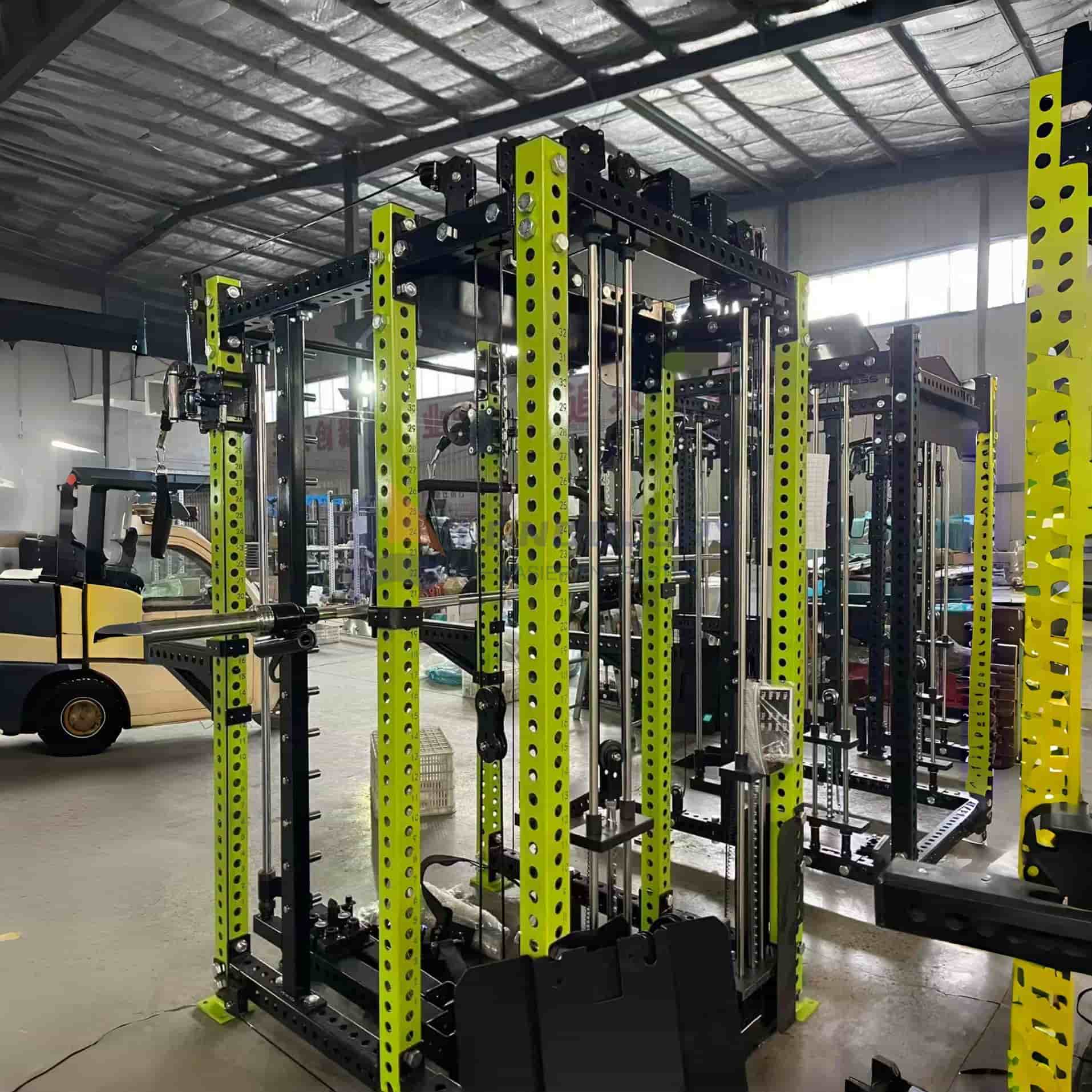 Monitoiminen Trainer Smith Machine
